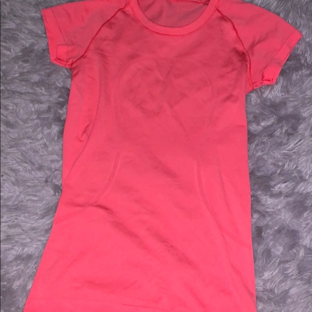 Lululemon swiftly tech short sleeve